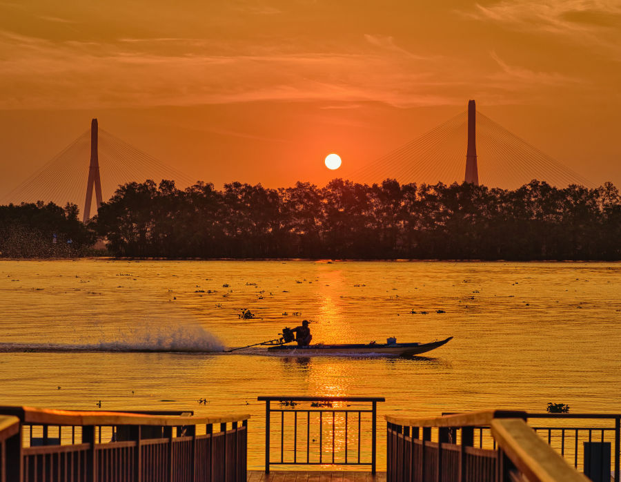 Sunrise Can Tho Bridge From The Islet