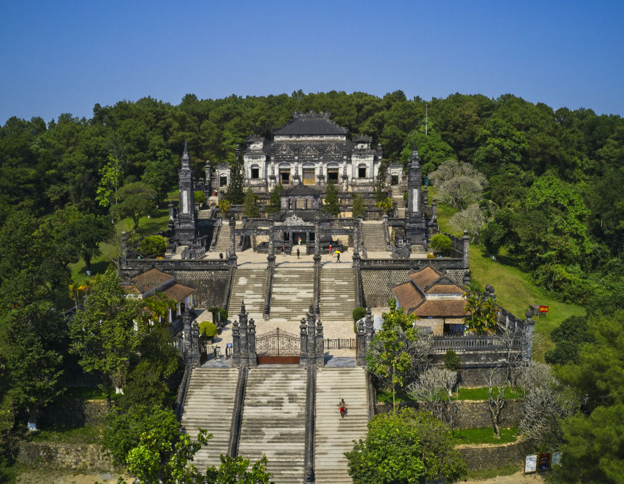 AZLRH Destination Khai Dinh Mausoleum